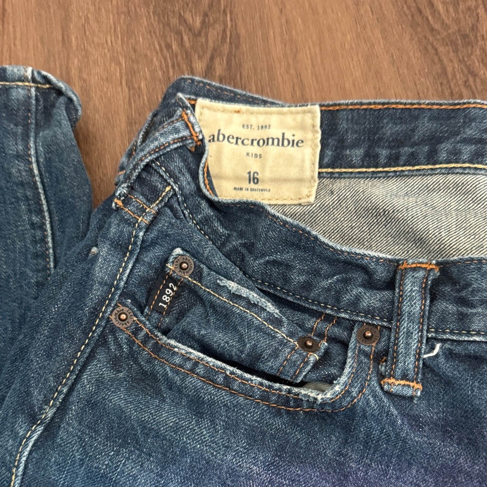 Abercrombie & Fitch Kids Blue Jeans - Picture 2 of 4